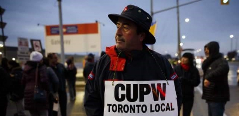 CUPW picketer demands fair treatment from Canada Post