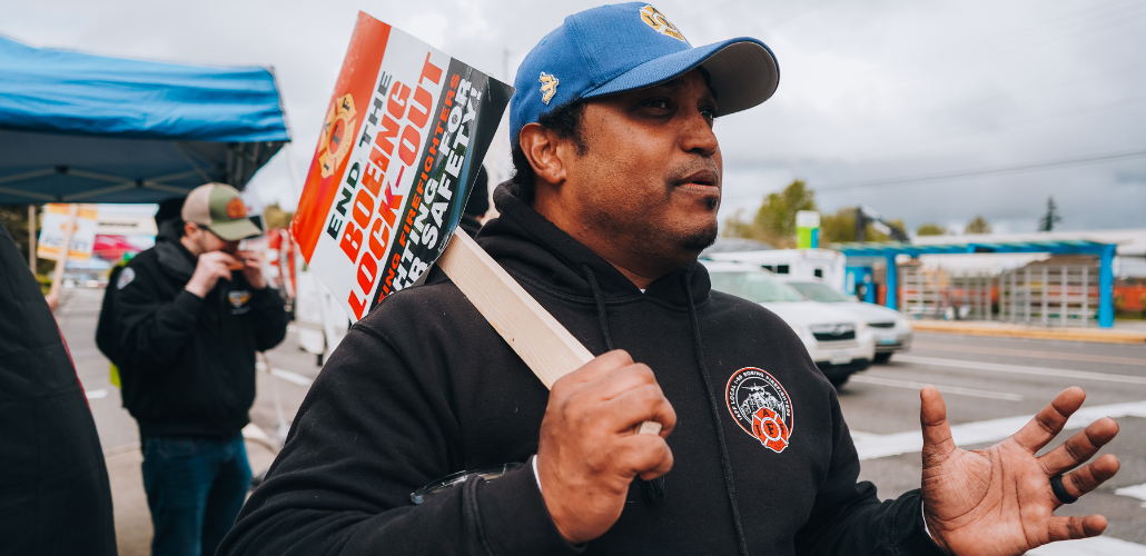 Locked-Out Firefighters Picket Boeing | Labor Notes
